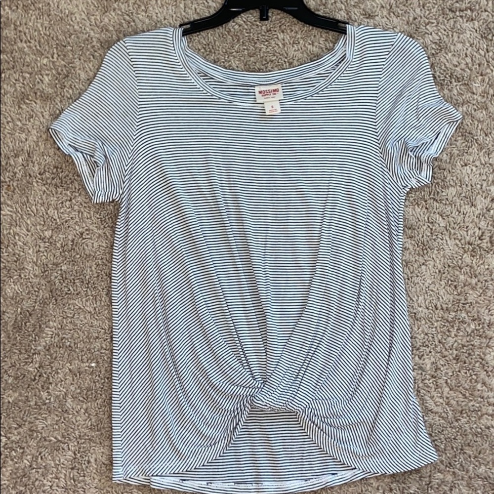 black/white striped tshirt